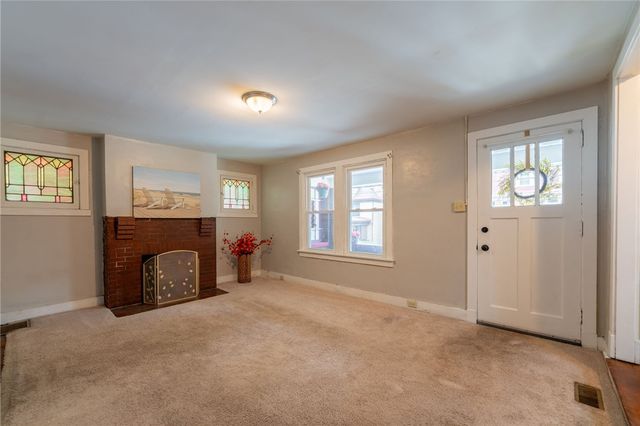 7322 Whipple St, Swissvale, PA 15218