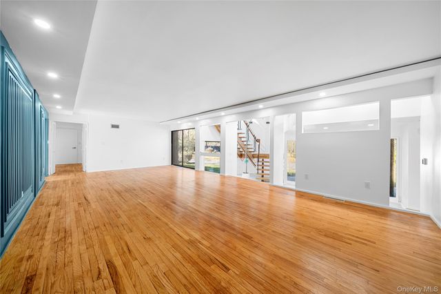 12 Lost Meadow Lane, Port Jefferson, NY 11777