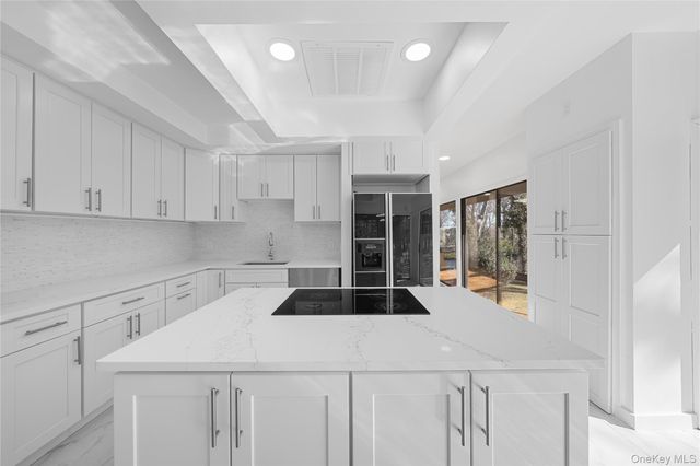 12 Lost Meadow Lane, Port Jefferson, NY 11777