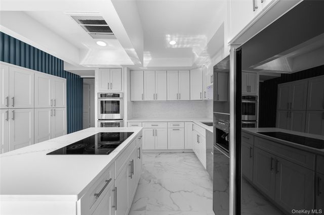 12 Lost Meadow Lane, Port Jefferson, NY 11777