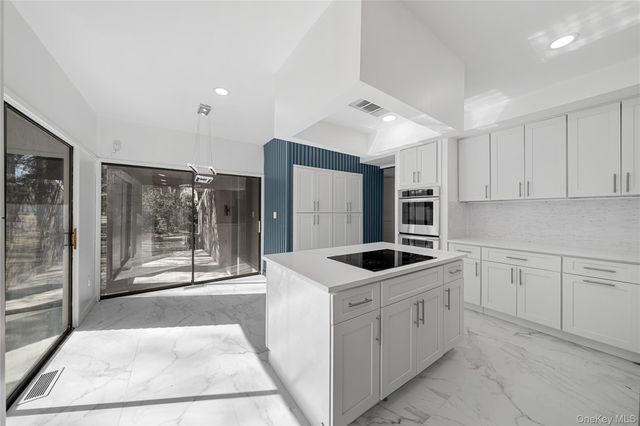 12 Lost Meadow Lane, Port Jefferson, NY 11777