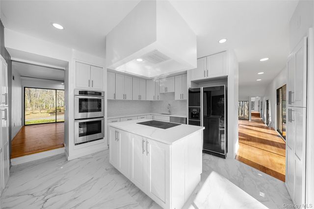 12 Lost Meadow Lane, Port Jefferson, NY 11777