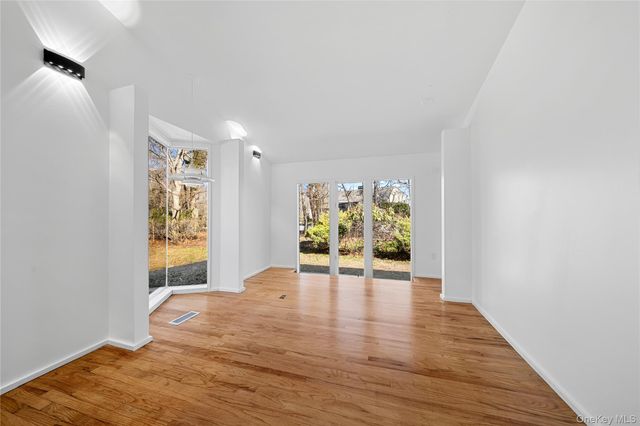 12 Lost Meadow Lane, Port Jefferson, NY 11777