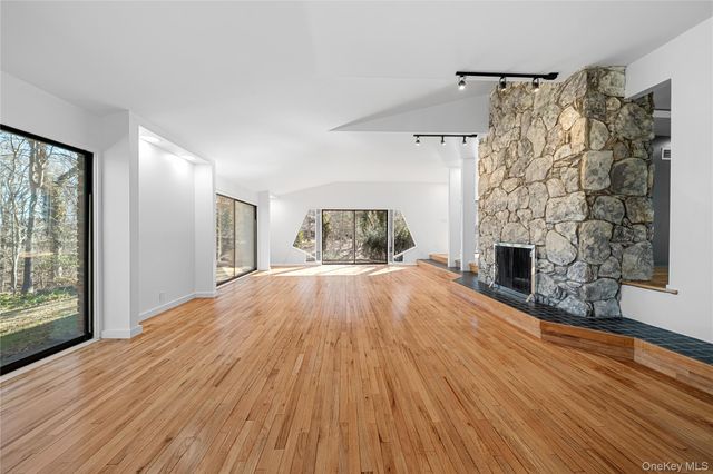 12 Lost Meadow Lane, Port Jefferson, NY 11777