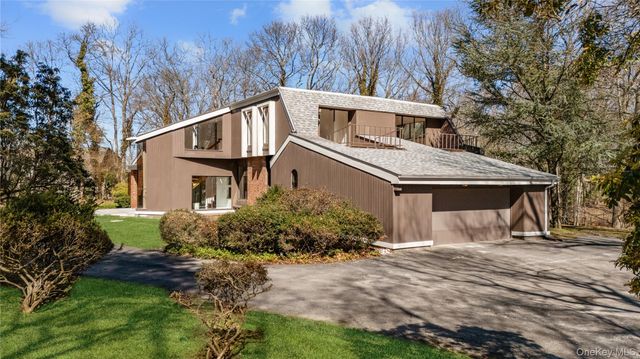 12 Lost Meadow Lane, Port Jefferson, NY 11777