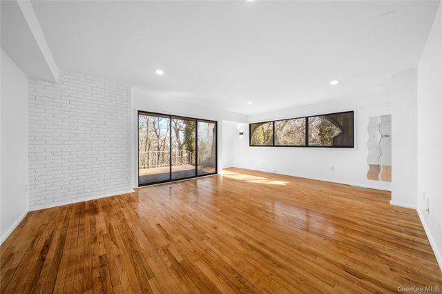 12 Lost Meadow Lane, Port Jefferson, NY 11777