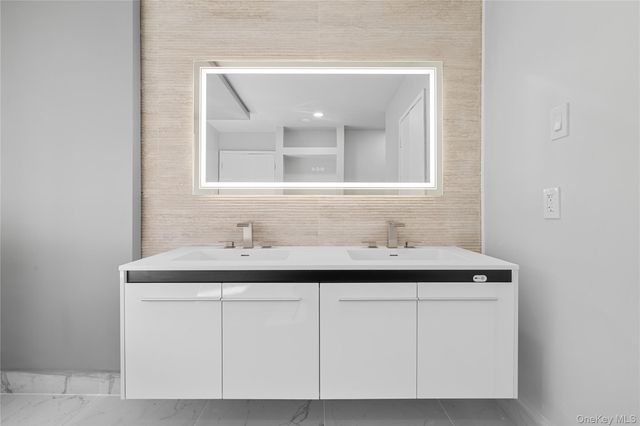 12 Lost Meadow Lane, Port Jefferson, NY 11777