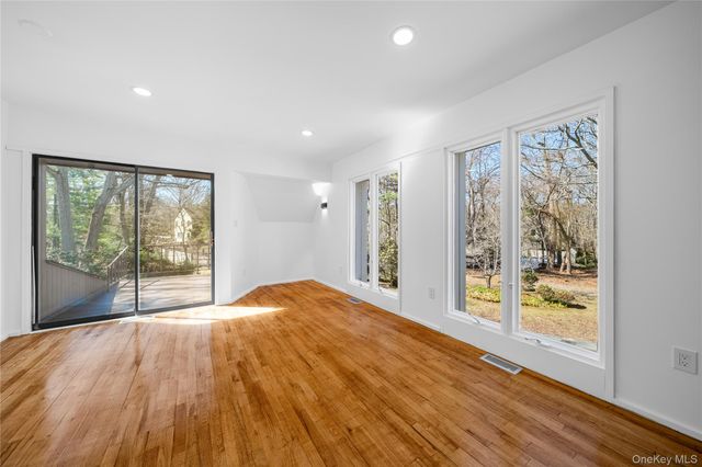 12 Lost Meadow Lane, Port Jefferson, NY 11777