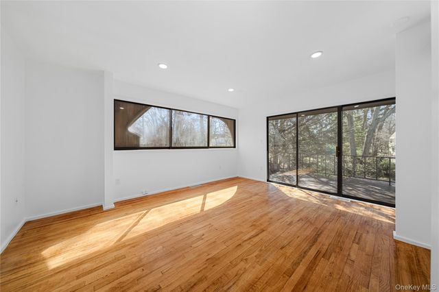 12 Lost Meadow Lane, Port Jefferson, NY 11777