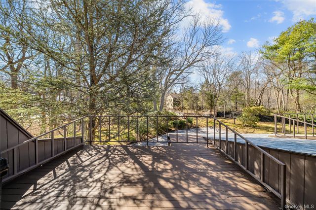 12 Lost Meadow Lane, Port Jefferson, NY 11777