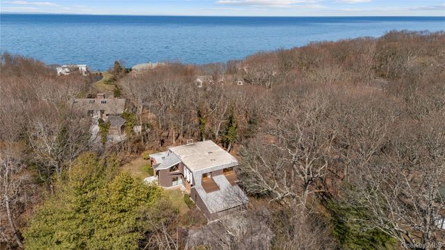 12 Lost Meadow Lane, Port Jefferson, NY 11777