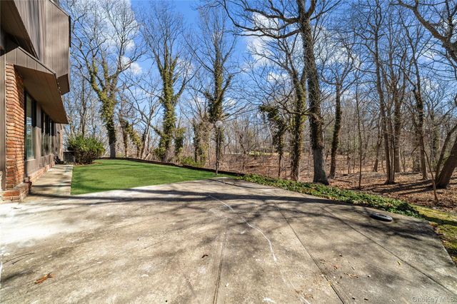 12 Lost Meadow Lane, Port Jefferson, NY 11777