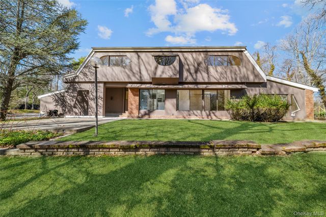 12 Lost Meadow Lane, Port Jefferson, NY 11777