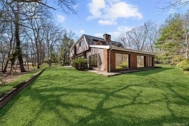 12 Lost Meadow Lane, Port Jefferson, NY 11777