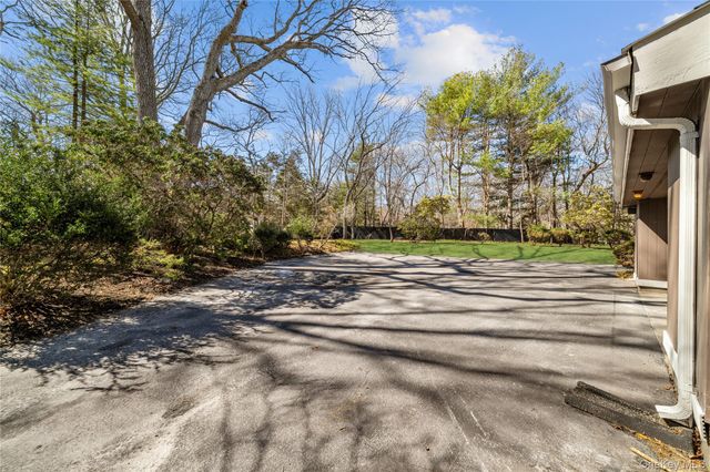 12 Lost Meadow Lane, Port Jefferson, NY 11777