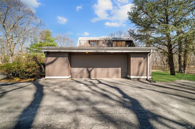 12 Lost Meadow Lane, Port Jefferson, NY 11777