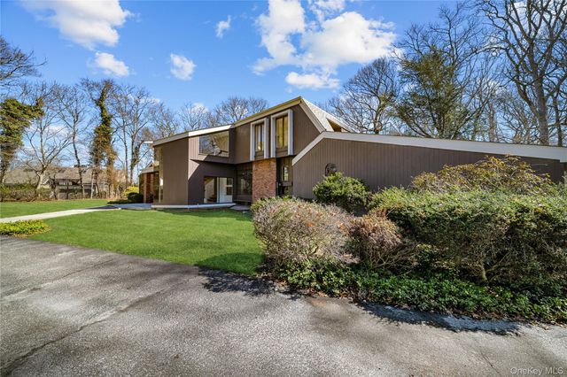 12 Lost Meadow Lane, Port Jefferson, NY 11777