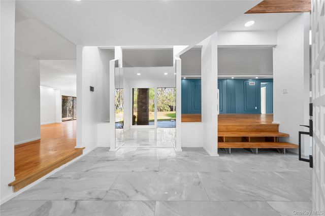 12 Lost Meadow Lane, Port Jefferson, NY 11777