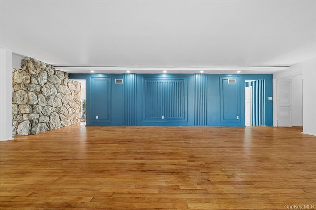 12 Lost Meadow Lane, Port Jefferson, NY 11777