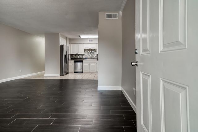 401 Cambridge Cir Apt A4, Murrells Inlet, SC 29576