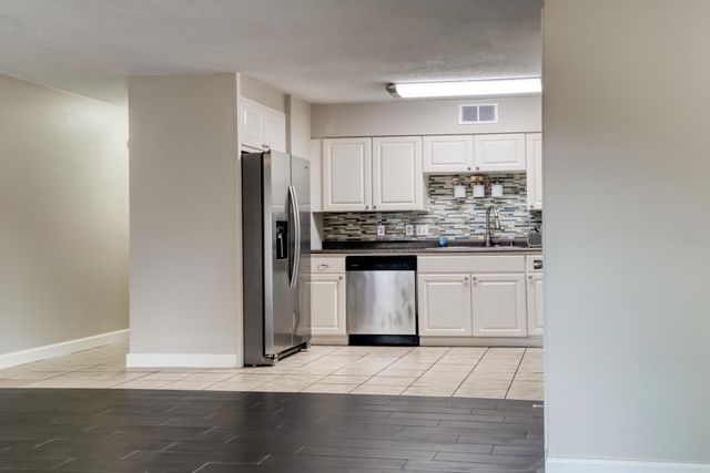 401 Cambridge Cir Apt A4, Murrells Inlet, SC 29576