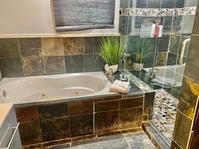 1114 Bayou Circle, Galveston, TX 77551