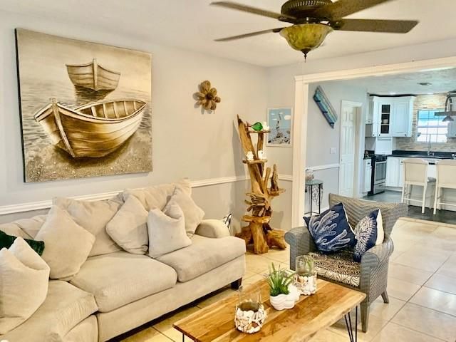 1114 Bayou Circle, Galveston, TX 77551