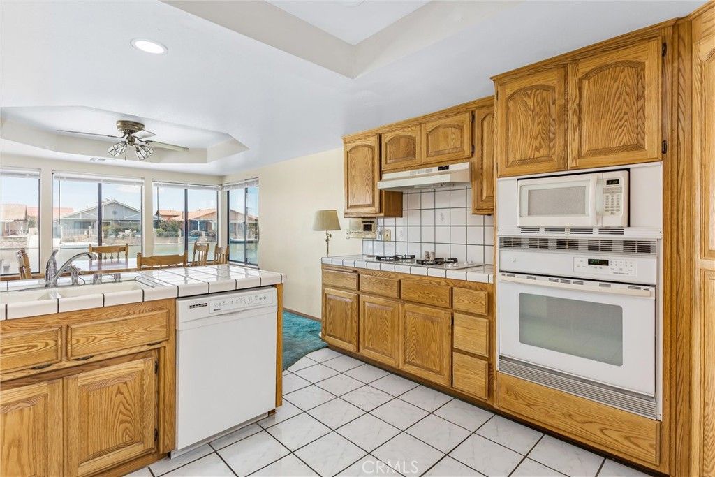 Image 14 of property listing at 13675 Spring Valley Parkway, Victorville, CA 92395
