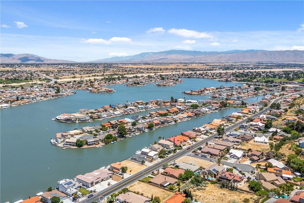 Image 44 of property listing at 13675 Spring Valley Parkway, Victorville, CA 92395