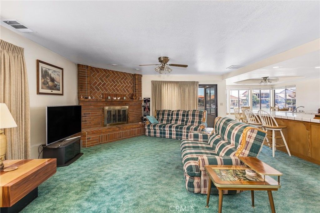 Image 6 of property listing at 13675 Spring Valley Parkway, Victorville, CA 92395