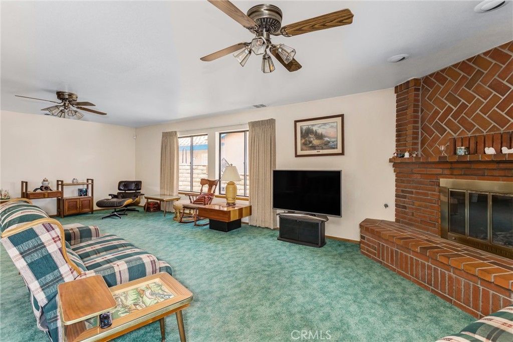 Image 7 of property listing at 13675 Spring Valley Parkway, Victorville, CA 92395