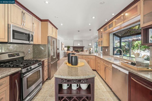 1490 Whitecliff Way, Walnut Creek, CA 94596
