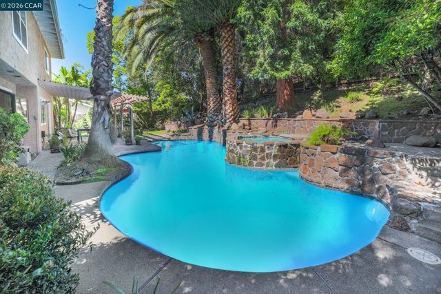 1490 Whitecliff Way, Walnut Creek, CA 94596