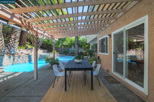 1490 Whitecliff Way, Walnut Creek, CA 94596