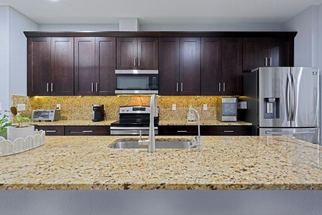 161 SE Via Visconti, Port St Lucie, FL 34952