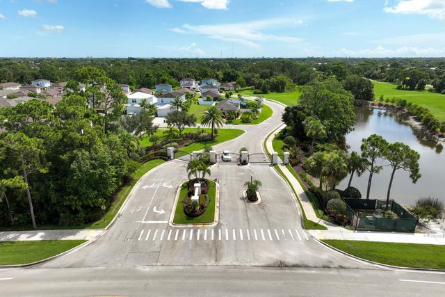161 SE Via Visconti, Port St Lucie, FL 34952