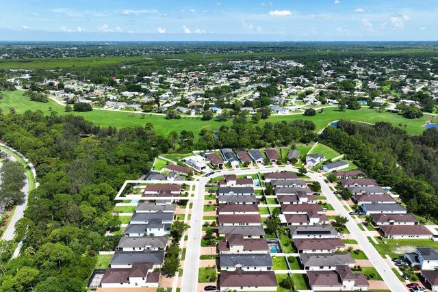 161 SE Via Visconti, Port St Lucie, FL 34952