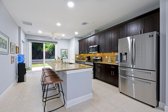 161 SE Via Visconti, Port St Lucie, FL 34952