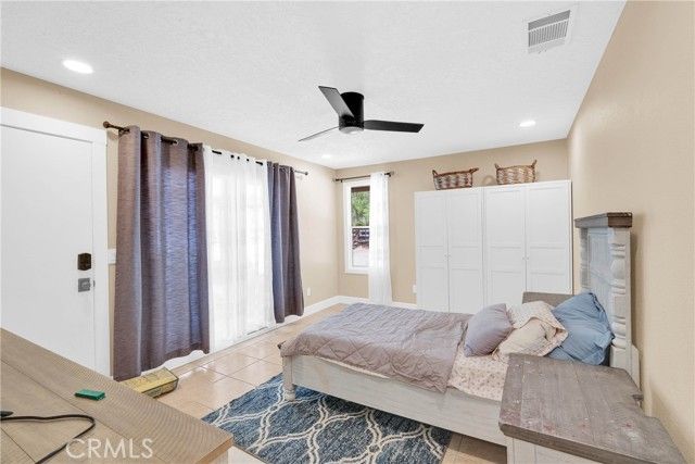 15908 Acoma Road, Apple Valley, CA 92307