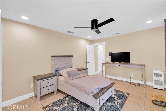 15908 Acoma Road, Apple Valley, CA 92307