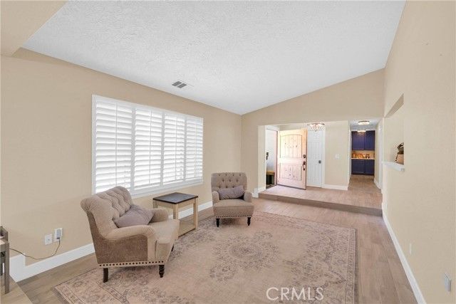 15908 Acoma Road, Apple Valley, CA 92307