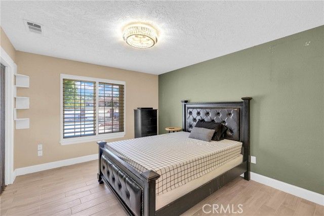 15908 Acoma Road, Apple Valley, CA 92307