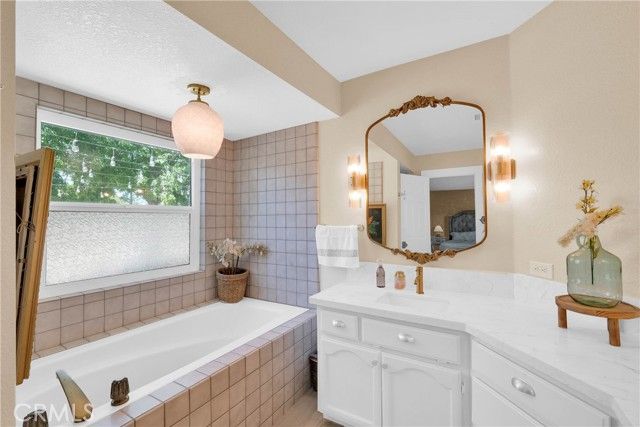 15908 Acoma Road, Apple Valley, CA 92307