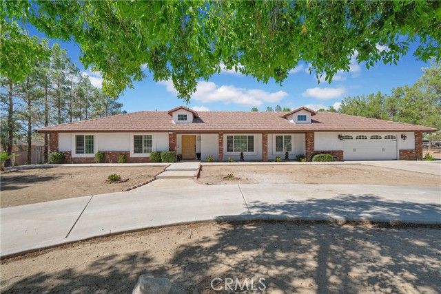 15908 Acoma Road, Apple Valley, CA 92307