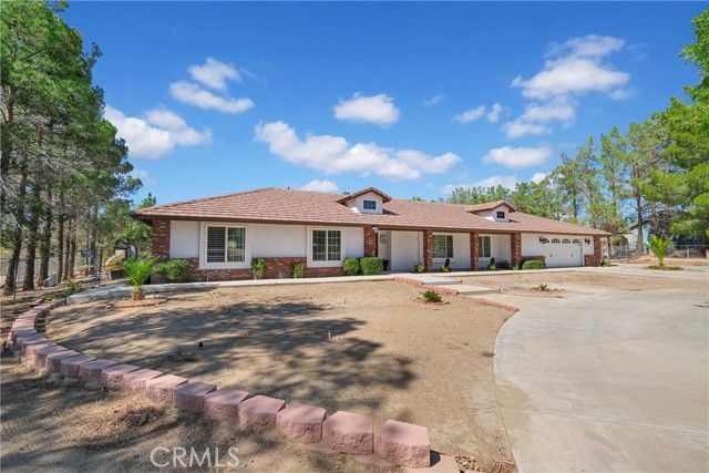 15908 Acoma Road, Apple Valley, CA 92307