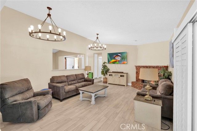 15908 Acoma Road, Apple Valley, CA 92307