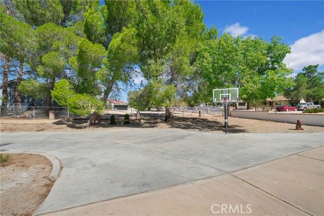 15908 Acoma Road, Apple Valley, CA 92307
