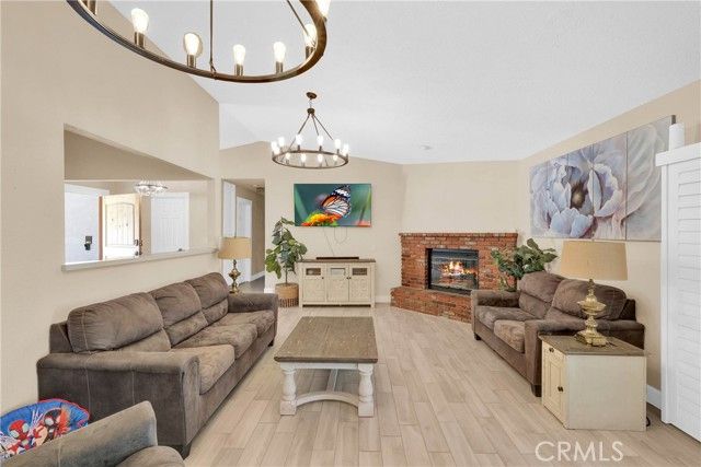 15908 Acoma Road, Apple Valley, CA 92307