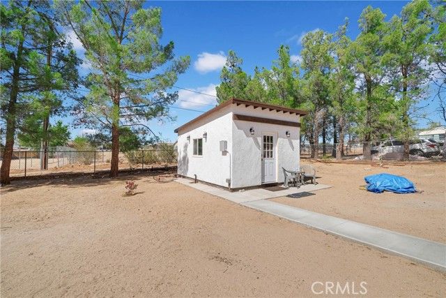 15908 Acoma Road, Apple Valley, CA 92307