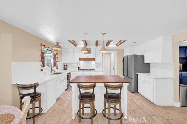 15908 Acoma Road, Apple Valley, CA 92307